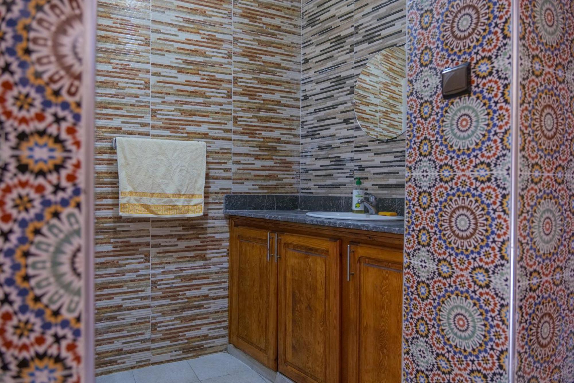 Yakout Hostel แทนเจียร์ ภายนอก รูปภาพ